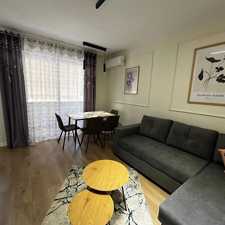 Charming Comfort Apartment Tiranë Luaran gambar