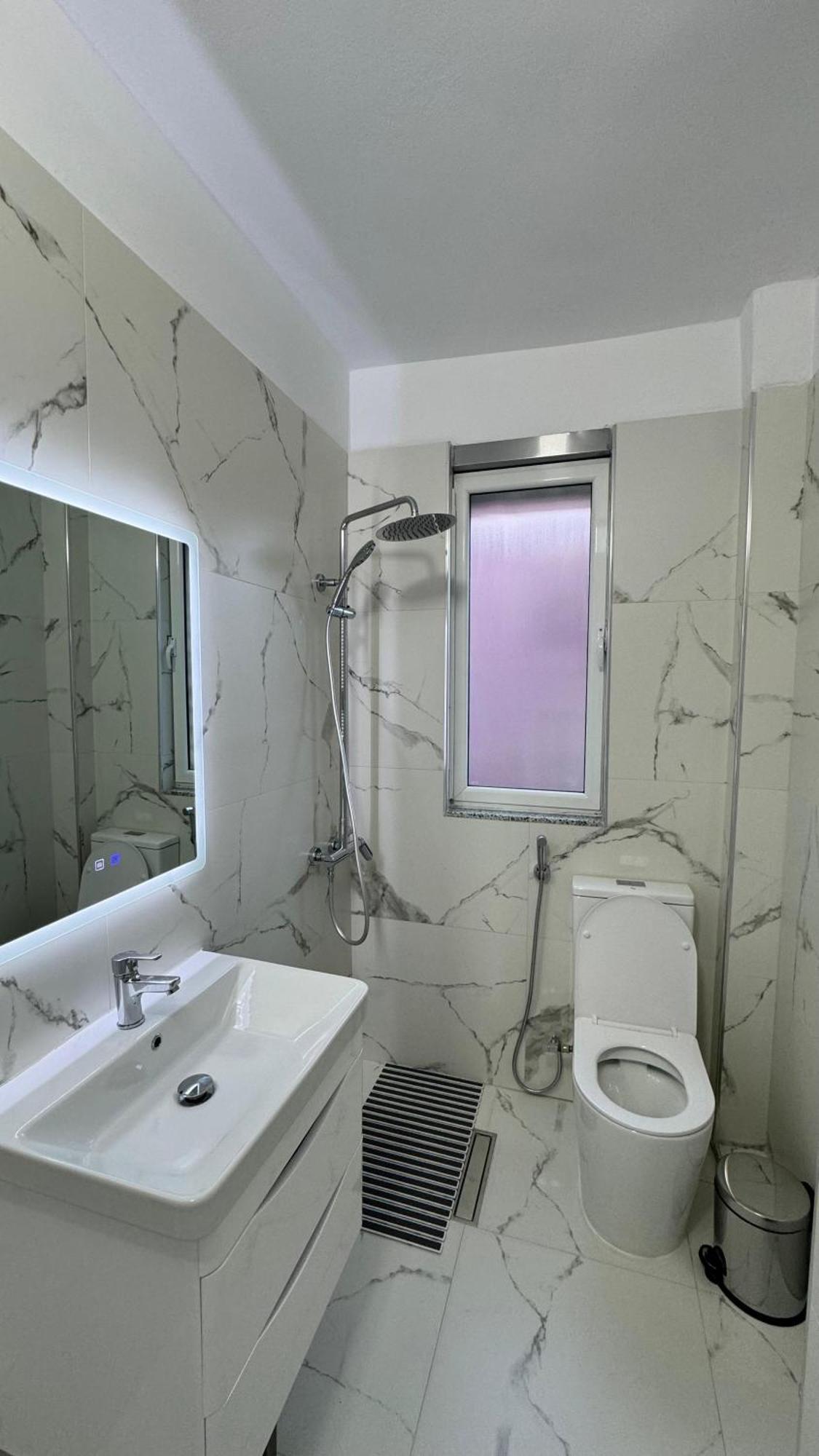 Charming Comfort Apartment Tiranë Luaran gambar