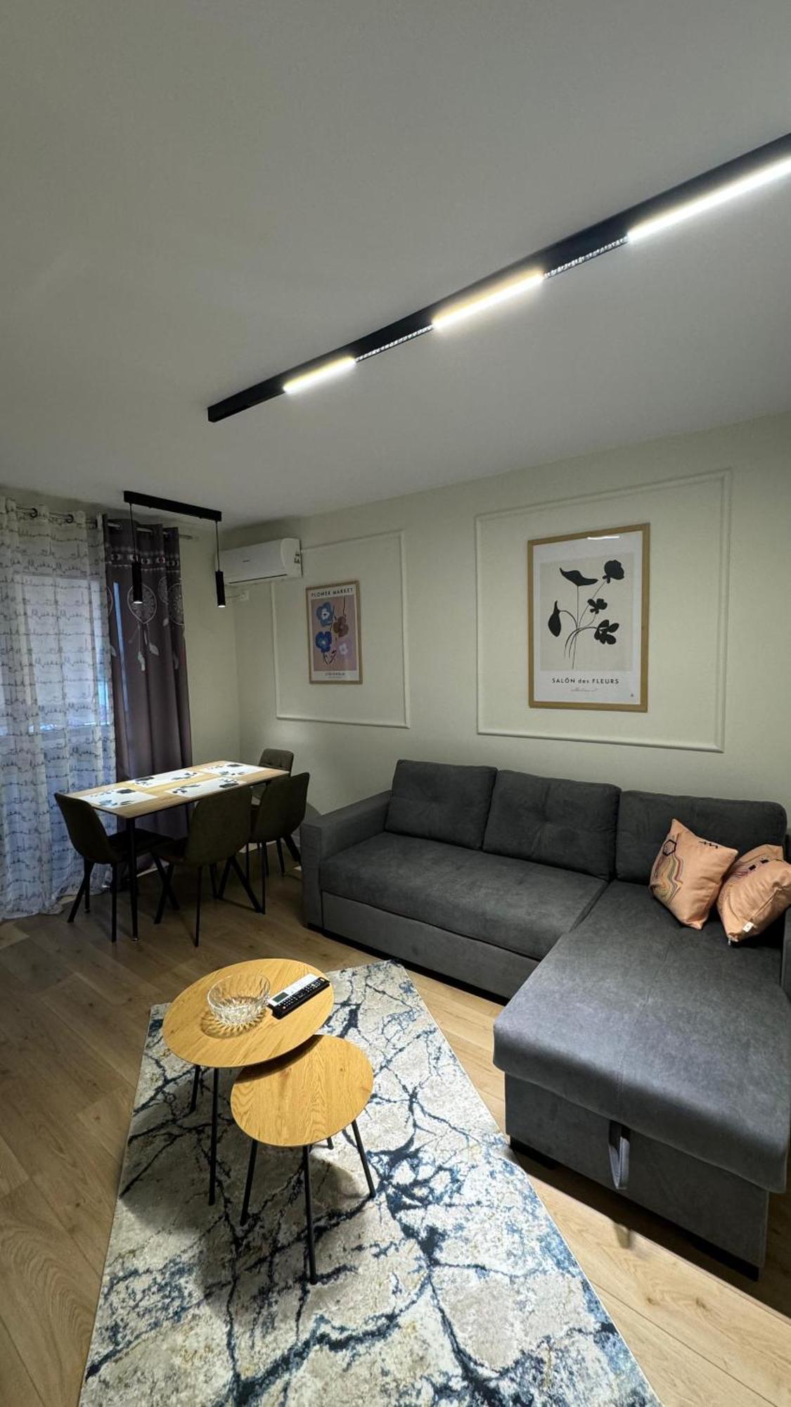 Charming Comfort Apartment Tiranë Luaran gambar
