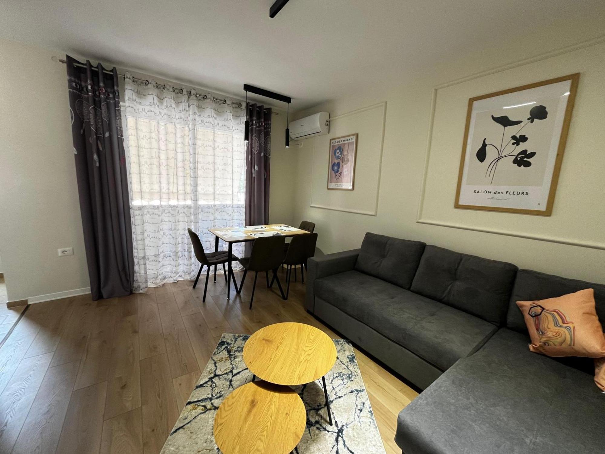 Charming Comfort Apartment Tiranë Luaran gambar